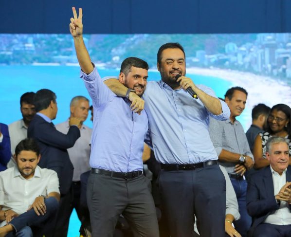 Governador Cláudio Castro comemora a reeleição de Rodrigo Bacellar a presidência da Alerj em fevereiro de 2025