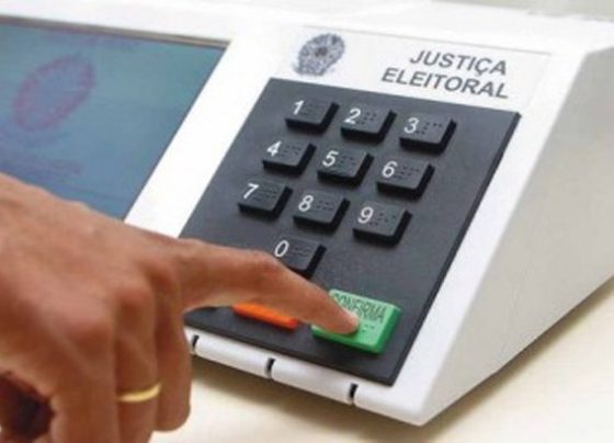 Os dados dizem respeito ao cenário estimulado, quando o entrevistador apresenta ao eleitor uma lista com os nomes dos candidatos.