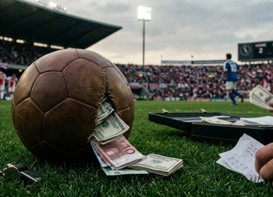 Mãe de jogador de futebol foi presa acusada de liderar esquema multimilionário