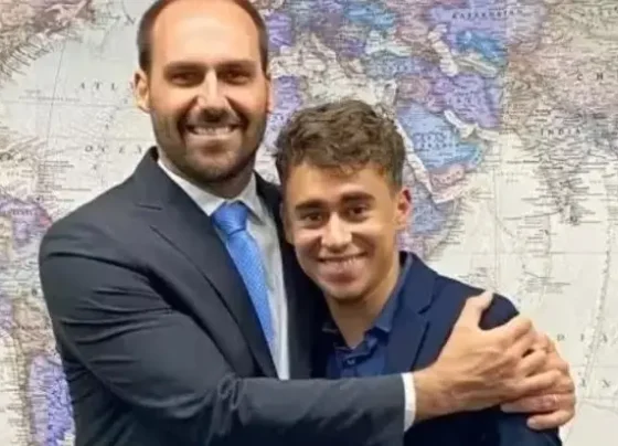 O ex-deputado Eduardo Bolsonaro e o deputado federal Nikolas Ferreira em imagem antiga nas redes sociais