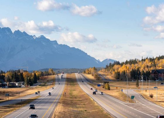A estrada de quase 9 mil quilômetros que atravessa desertos, florestas e montanhas ligando extremos de um continente