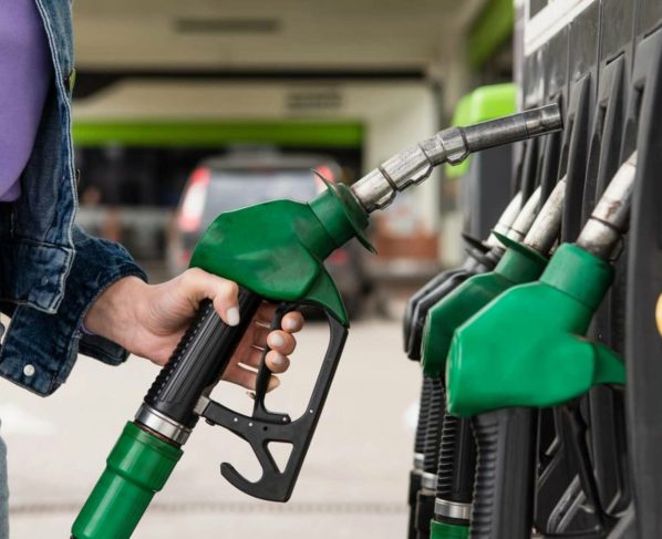 Dicas simples para descobrir se a gasolina que você compra é realmente de qualidade
