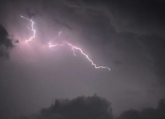 Temporais, raios e vento: previsão aponta volta da chuva no fim de semana em SC