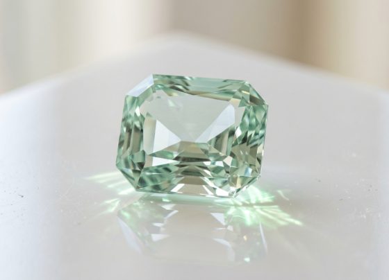 Descoberto na Bolívia e exibindo um tom azul-esverdeado de extrema fragilidade, este cristal de US$ 10.000 por quilate é o maior sonho de colecionadores