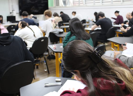 Mais de três mil candidatos participam das provas neste domingo, 14 de junho
