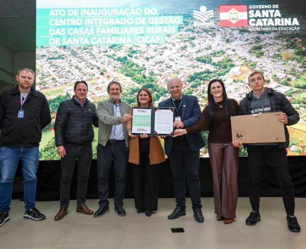 Governo do Estado entrega mais de R$ 4,1 milhões para as Casas Familiares Rurais em evento em Palmitos