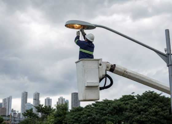 Empresa de iluminação alega inadimplência e suspende contrato com Prefeitura de Goiânia