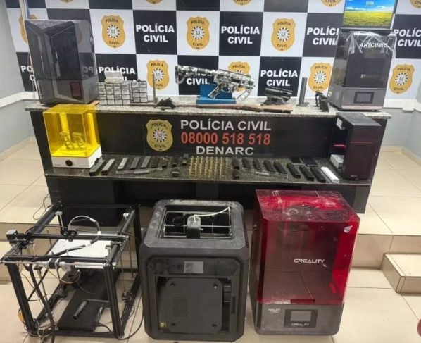 Armas de fogo com impressoras 3D foram localizadas pela Polícia no Vale do Sinos: 16 foram presos