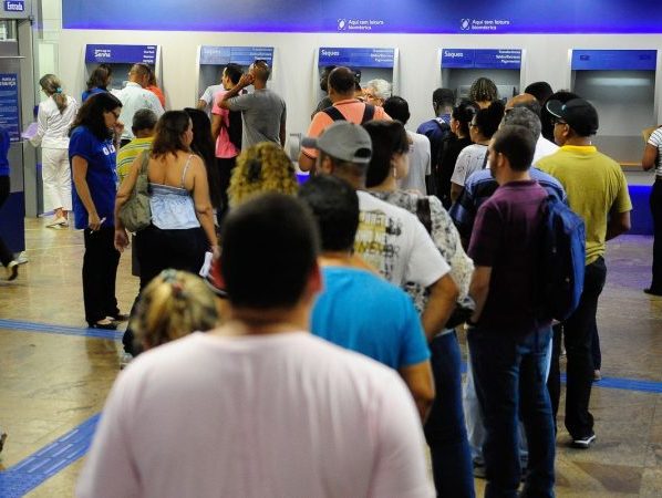 Bancários farão paralisação de 24 horas nesta quinta-feira