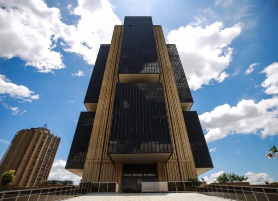 BC determina retenção de transações em cripto para combater fraudes