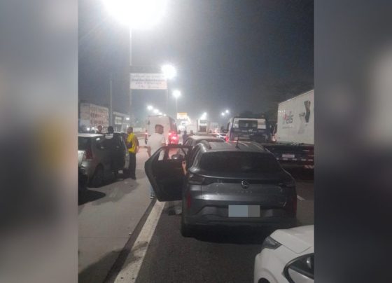 Blindados e apoio aéreo: operação no RJ tem tiroteio na Avenida Brasil