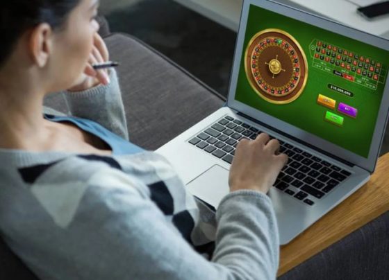Brasileiros perderam R$ 62,5 bilhões para bets em 2025, diz estudo