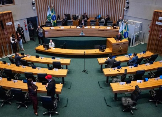 BRB e críticas ao GDF marcam retorno dos trabalhos da Câmara Legislativa do DF