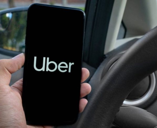 Cancelou 64% das corridas: motorista da Uber é excluído, perde a conta, pede R$ 36 mil e vê Justiça mudar tudo