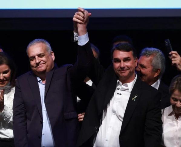 Com vice definido, Flávio mira nova fase e reorganiza a campanha
