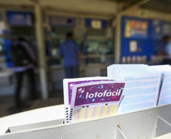Confira o resultado da Lotofácil 3768, sorteada hoje (21/8)