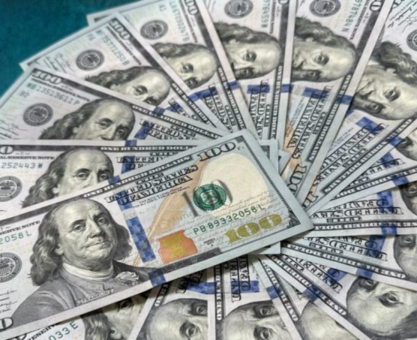 Dólar vai a R$ 5,23 com previsão de alta de juros nos EUA já em setembro