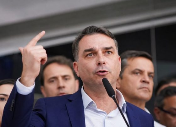 Em convenção do PL-SC, Flávio chama Lula de “projeto de ditador”