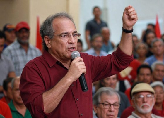 Em convenção, PCB confirma Edmilson Costa como candidato à Presidência