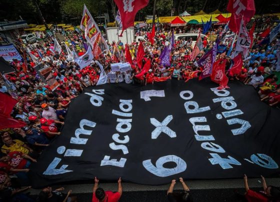 Em SP, ato reúne milhares de pessoas pelo fim da escala 6×1; PEC vai à CCJ nesta semana 