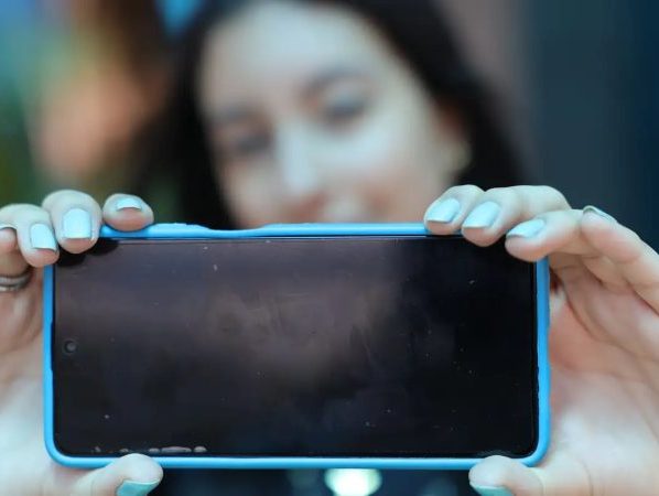Estudo mostra jovens conscientes de que internet precisa melhorar