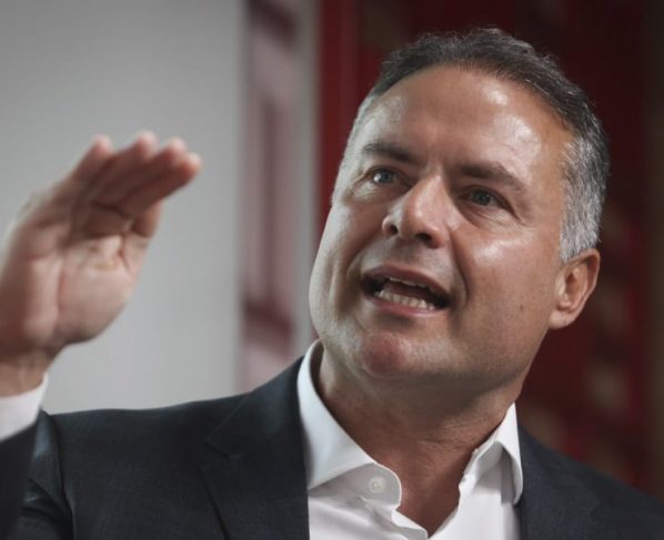 Ex-ministro Renan Filho registra candidatura ao governo de Alagoas