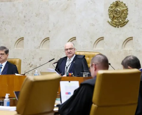 Fachin: críticas não fragilizam STF, mas fortalecem democracia