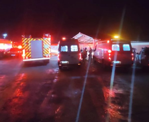 Família é surpreendida após deslizamento de terra atingir casa durante a madrugada em SC