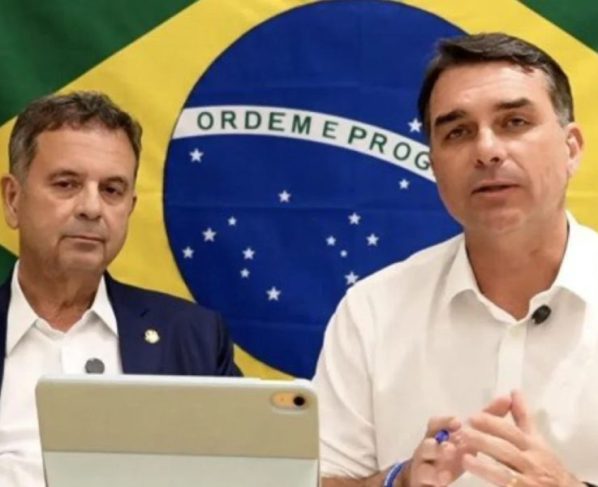 Flávio admite vice de última hora e deixa porta de saída aberta