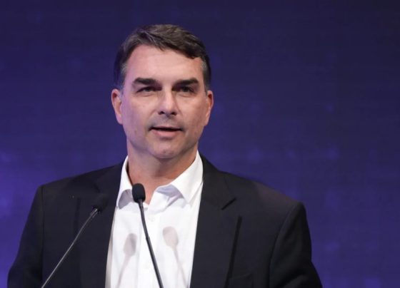 Flávio Bolsonaro escolhe Copacabana para abrir campanha à Presidência