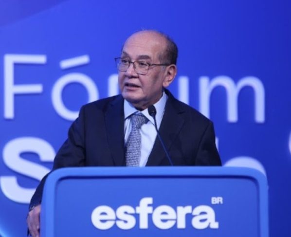 Gilmar Mendes vê veto a observadores dos EUA como "questão política"