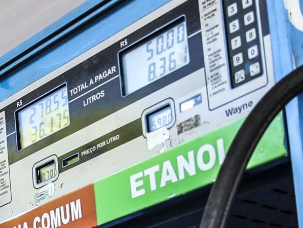 Governo sanciona lei que permite reduzir tributos sobre combustíveis