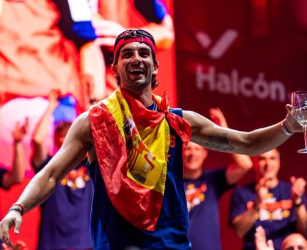 Herói da Espanha na Copa, Ferran não se reapresenta ao Barcelona