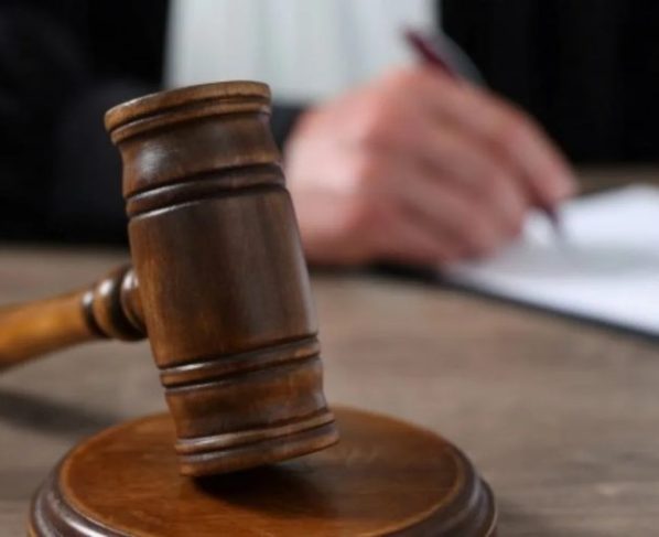 Homem é condenado a 34 anos de prisão por duplo homicídio na Serra