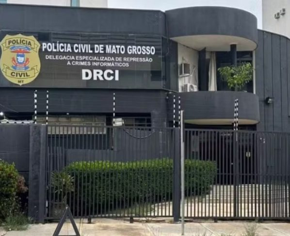 Homem é preso por pedir foto "sexy" e enviar nude a menina de 11 anos