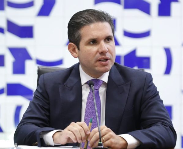 Hugo Motta articula votação de pautas prioritárias do governo Lula para conter inflação