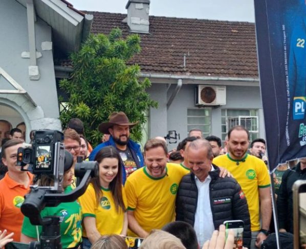 Jorginho Mello começa campanha pela reeleição ao governo de SC em Joinville