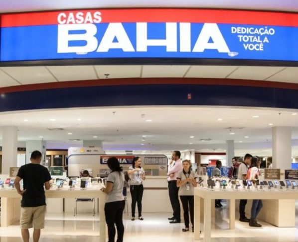 Justiça determina retorno de 1,9 mil funcionários demitidos pela Casas Bahia; entenda
