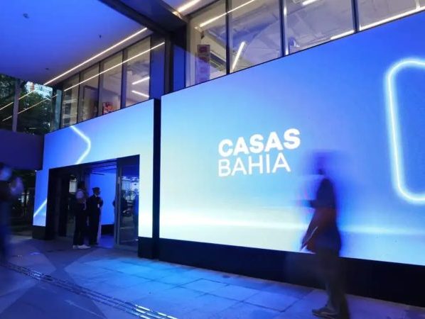 Justiça mantém suspensão de demissões em massa das Casas Bahia