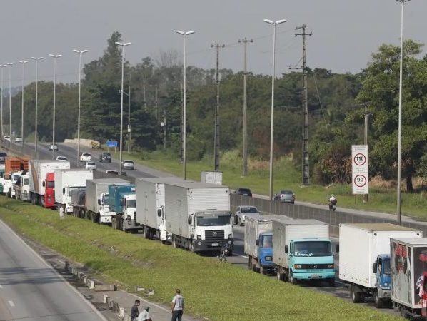 Lei garante frete mínimo no transporte de cargas; saiba o que muda