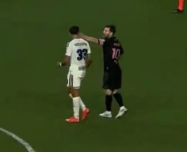 Lionel Messi dá tapa em adversário e gera confusão na MLS