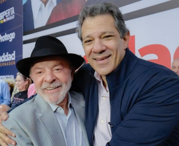 Lula diz que Haddad tem potencial para sucedê-lo, mas falta ser líder