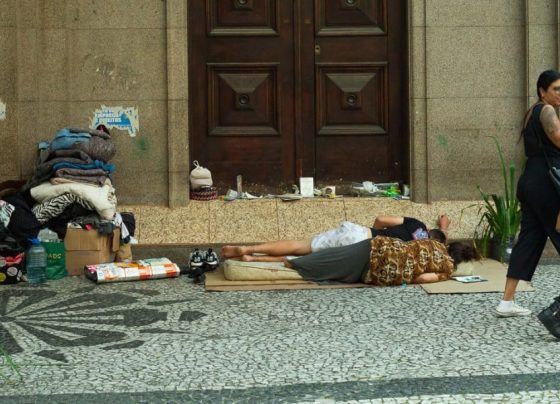 Luz Coletiva: voluntárias preparam dia de cuidado para pessoas em situação de rua de Curitiba