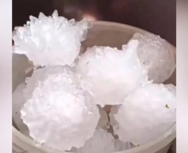 Mais de 380 casas são afetadas por temporal com granizo em SC