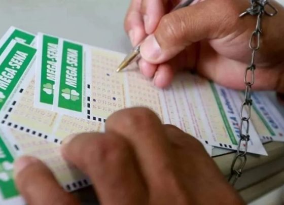 Mega-Sena 3043 sorteia R$ 3,5 milhões hoje (11/8). Veja resultado