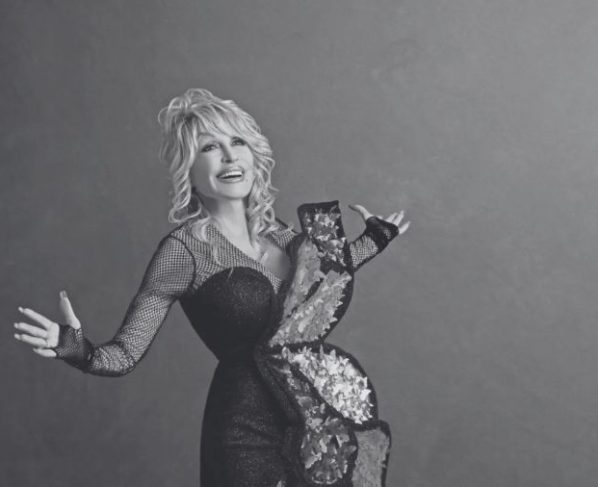 Morre Dolly Parton, ícone da música country, aos 80 anos