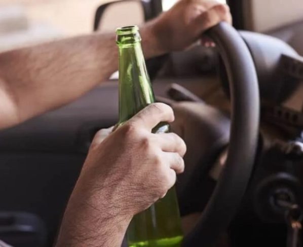 Motoristas embriagados que causarem acidentes poderão ter bens bloqueados; prevê projeto de lei