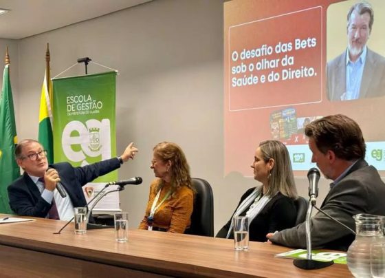 Movimentos sociais promovem ato em Porto Alegre pelo fim da escala 6×1