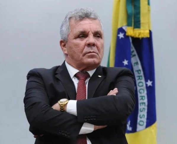 PEC da Blindagem, segurança pública e direito das mulheres: como votou Alberto Fraga na Câmara dos Deputados