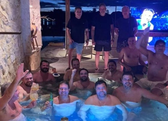 PF acha foto de parlamentares em piscina com alvo do caso INSS
